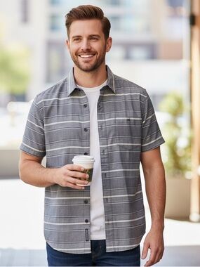 Patagonia Chambray Light Blue Gray Striped SS Button-Up Shirt with Pocket